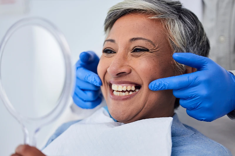 Imagem sobre implantes: Pós-operatório de implante dentário: cuidados e sinais de alerta