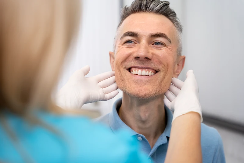 Imagem sobre implantes: Como cuidar de implantes e próteses no longo prazo